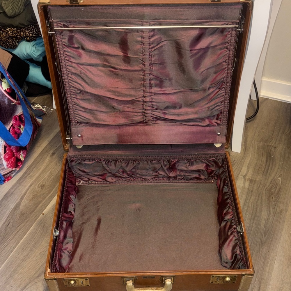Christie Baggage Vintage Brown Suitcase - Picture 4 of 12